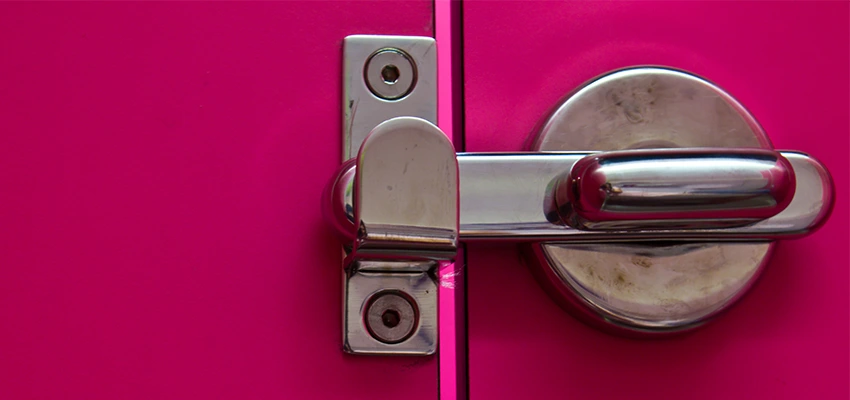 Childproof Gate Lock in Clark, New Jersey